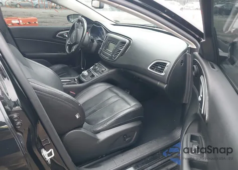 2015 Chrysler 200 C z USA, uszkodzony, nr VIN 1C3CCCCG7FN517049